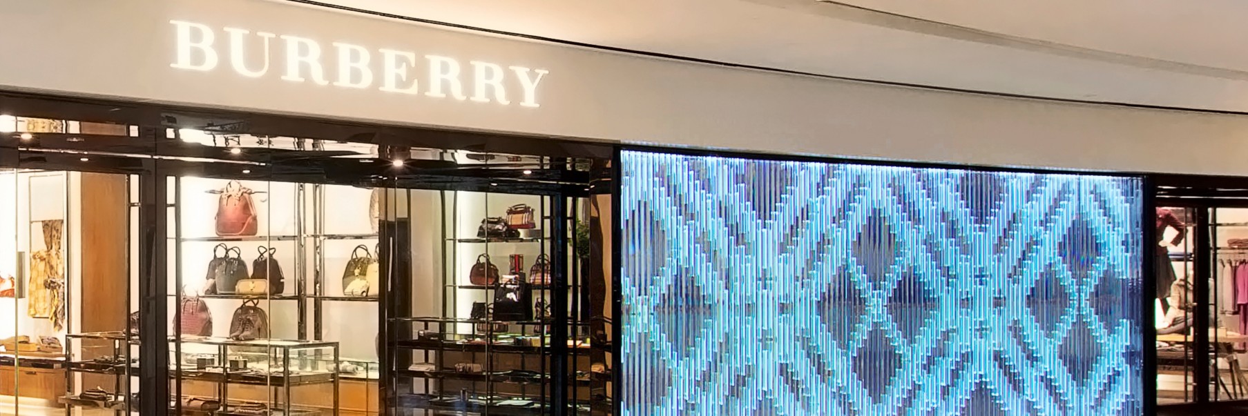 太古广场旗舰店 Burberry 博柏利