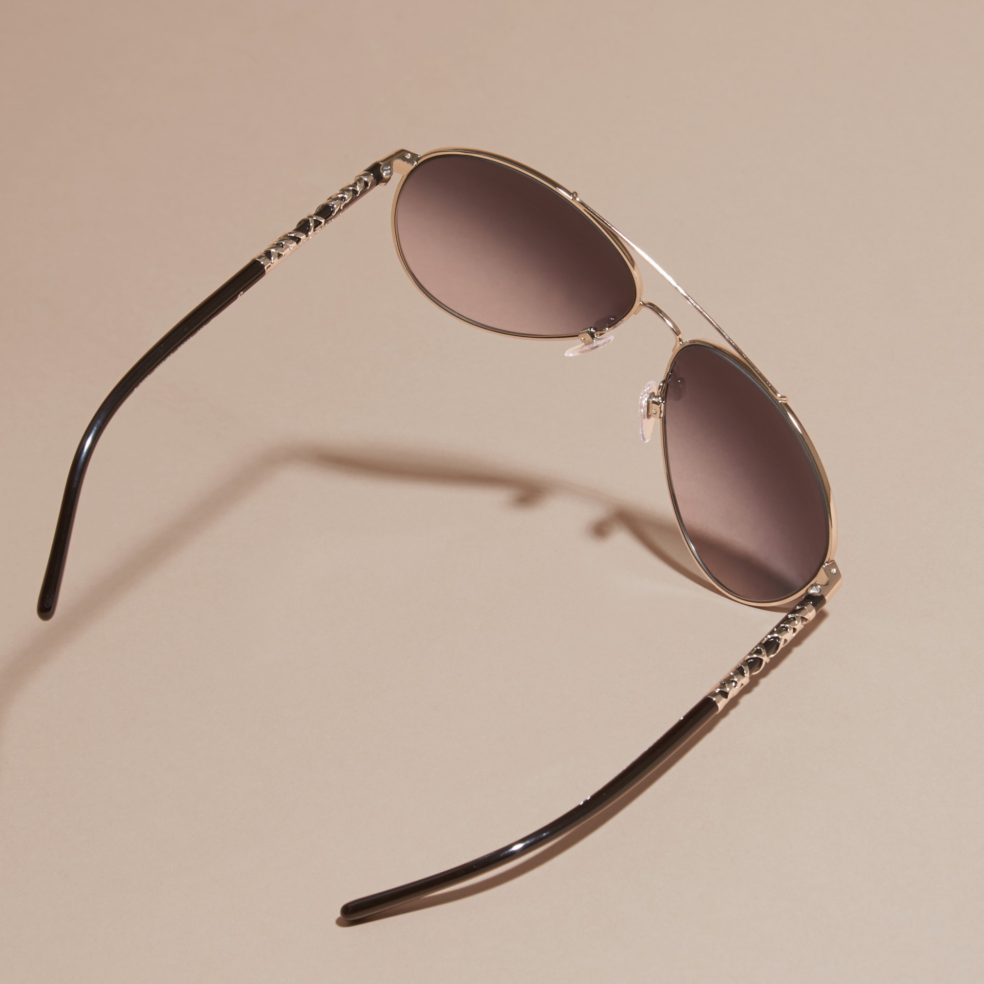 check detail pilot sunglasses