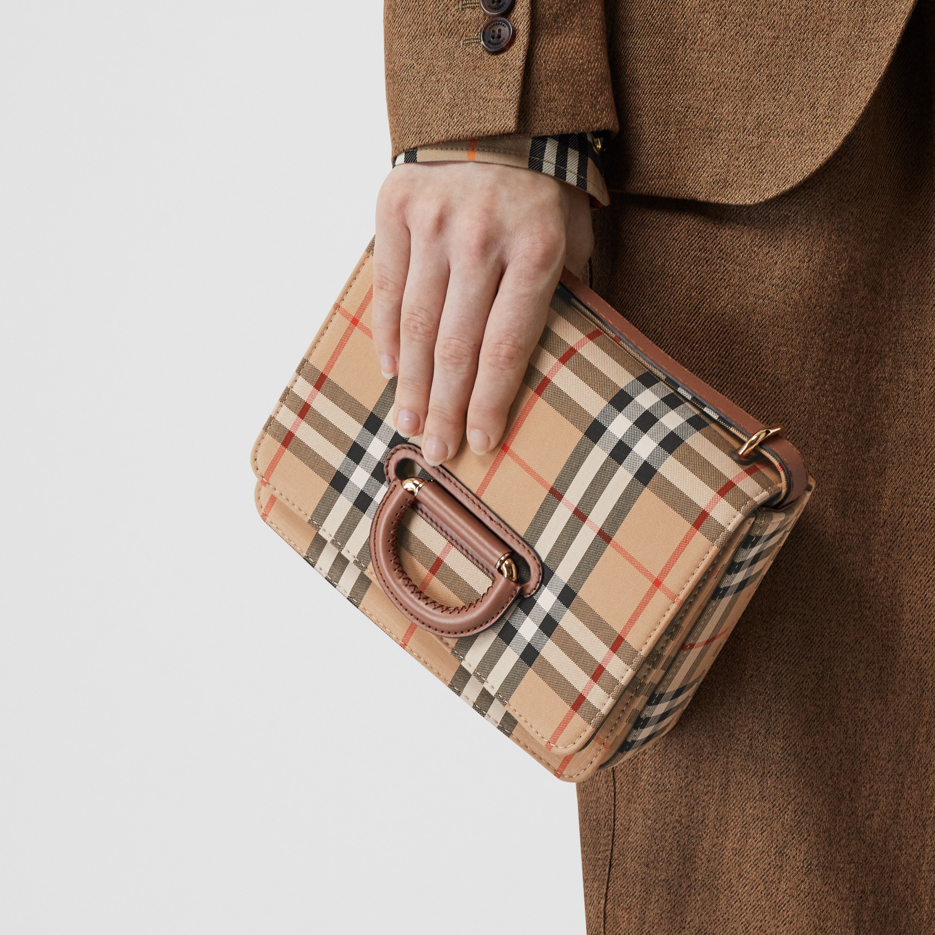 The Small Vintage Check Dring Bag in Archive Beige Women Burberry