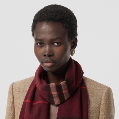 maroon burberry scarf