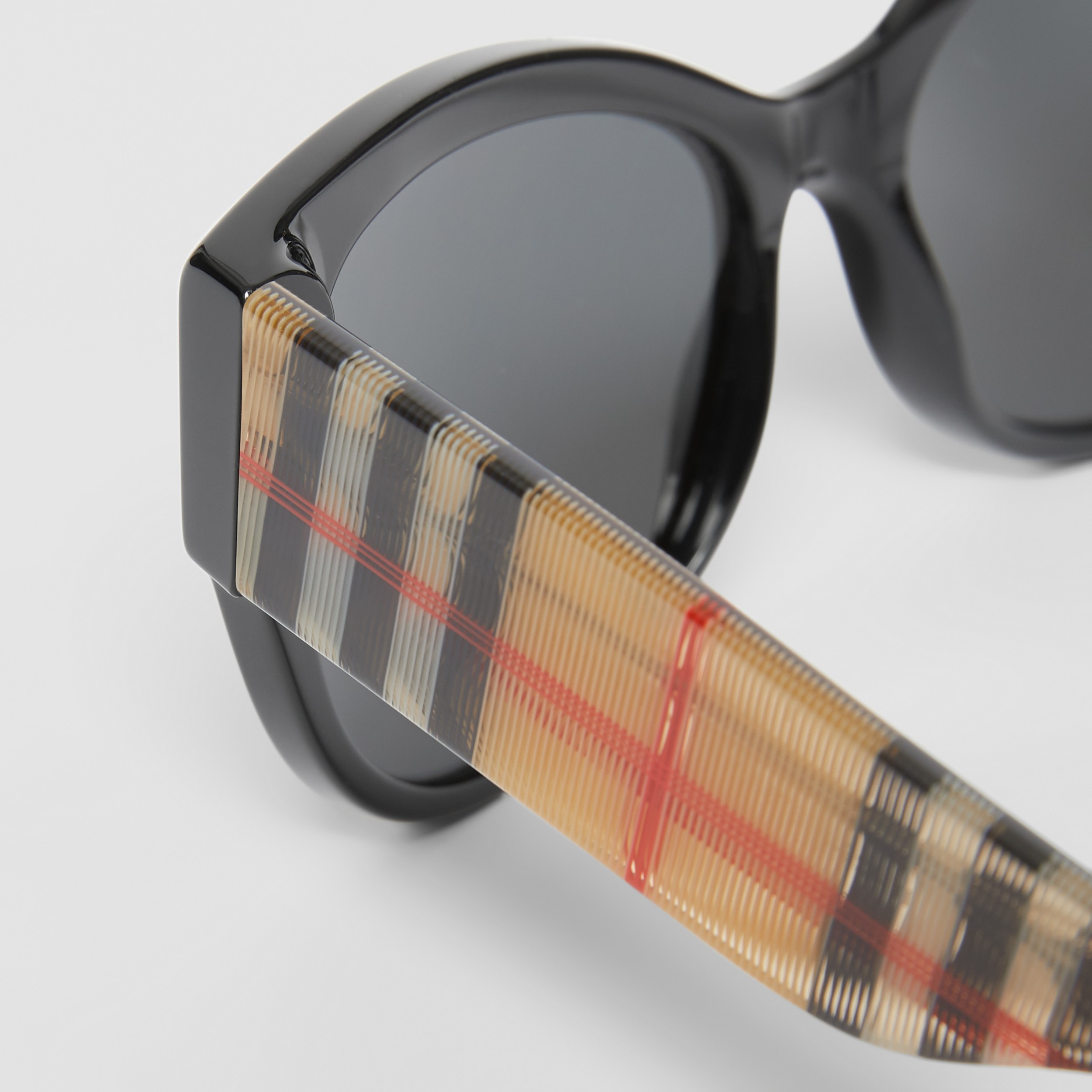 Vintage Check Detail Butterfly Frame Sunglasses in Black/beige - Women | Burberry® Official - 2