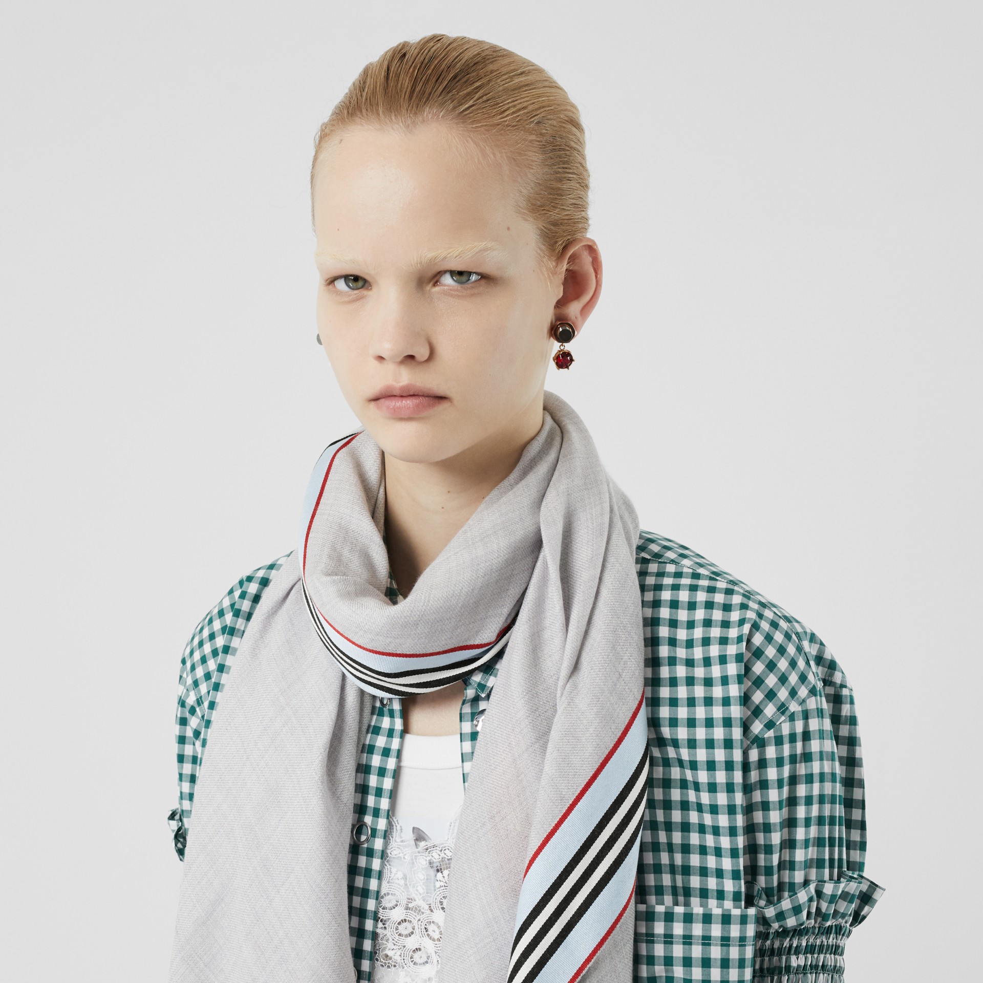 Icon Stripe Cashmere Silk Scarf in Mid Grey Melange | Burberry United