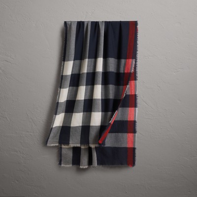navy burberry scarf