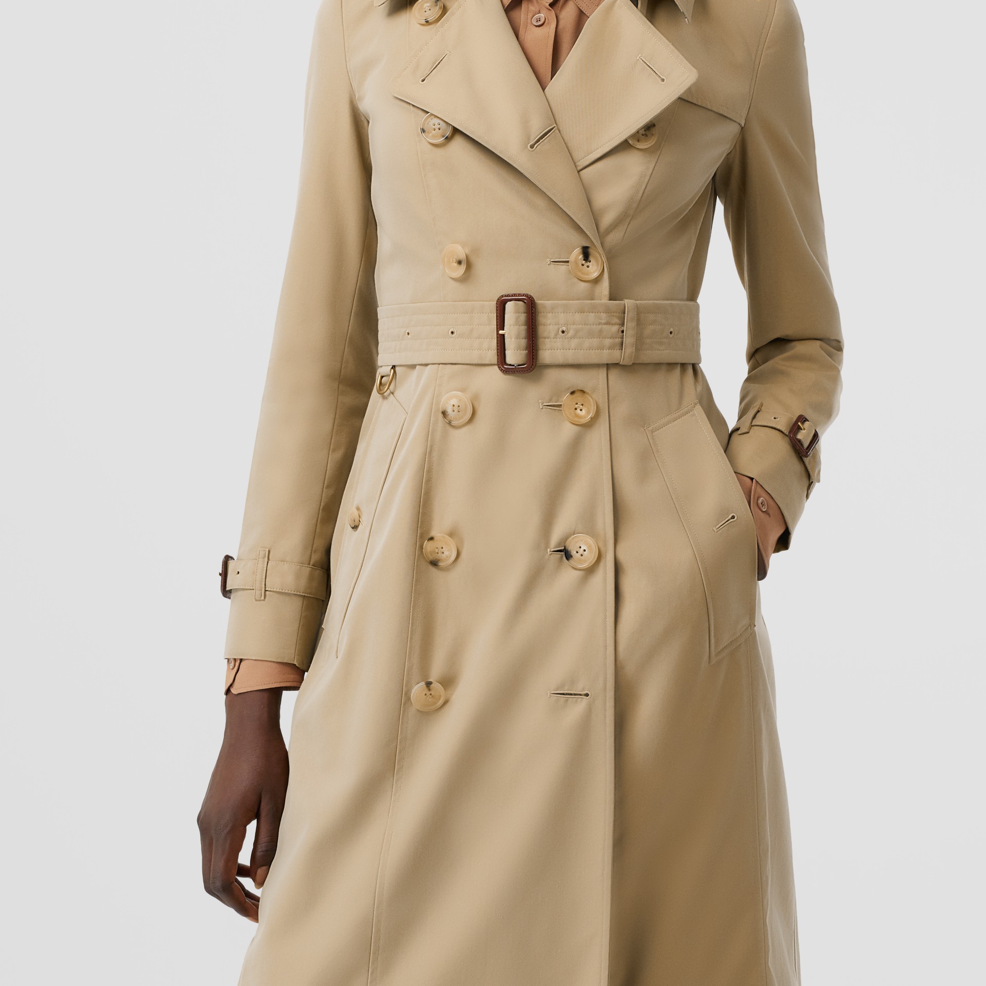 The Long Chelsea Heritage Trench Coat in Honey | Burberry