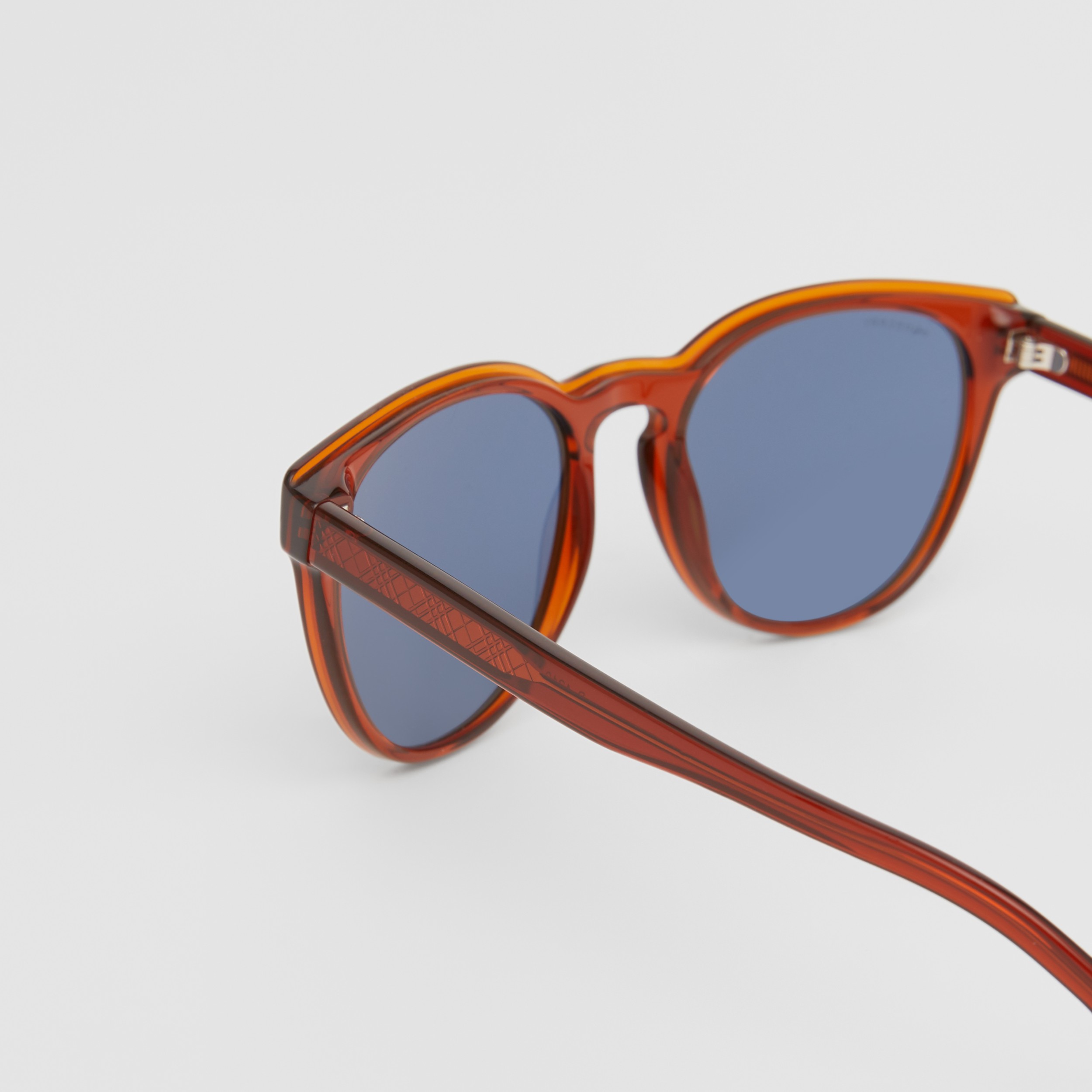 Round Frame Sunglasses In Amber Men Burberry United States