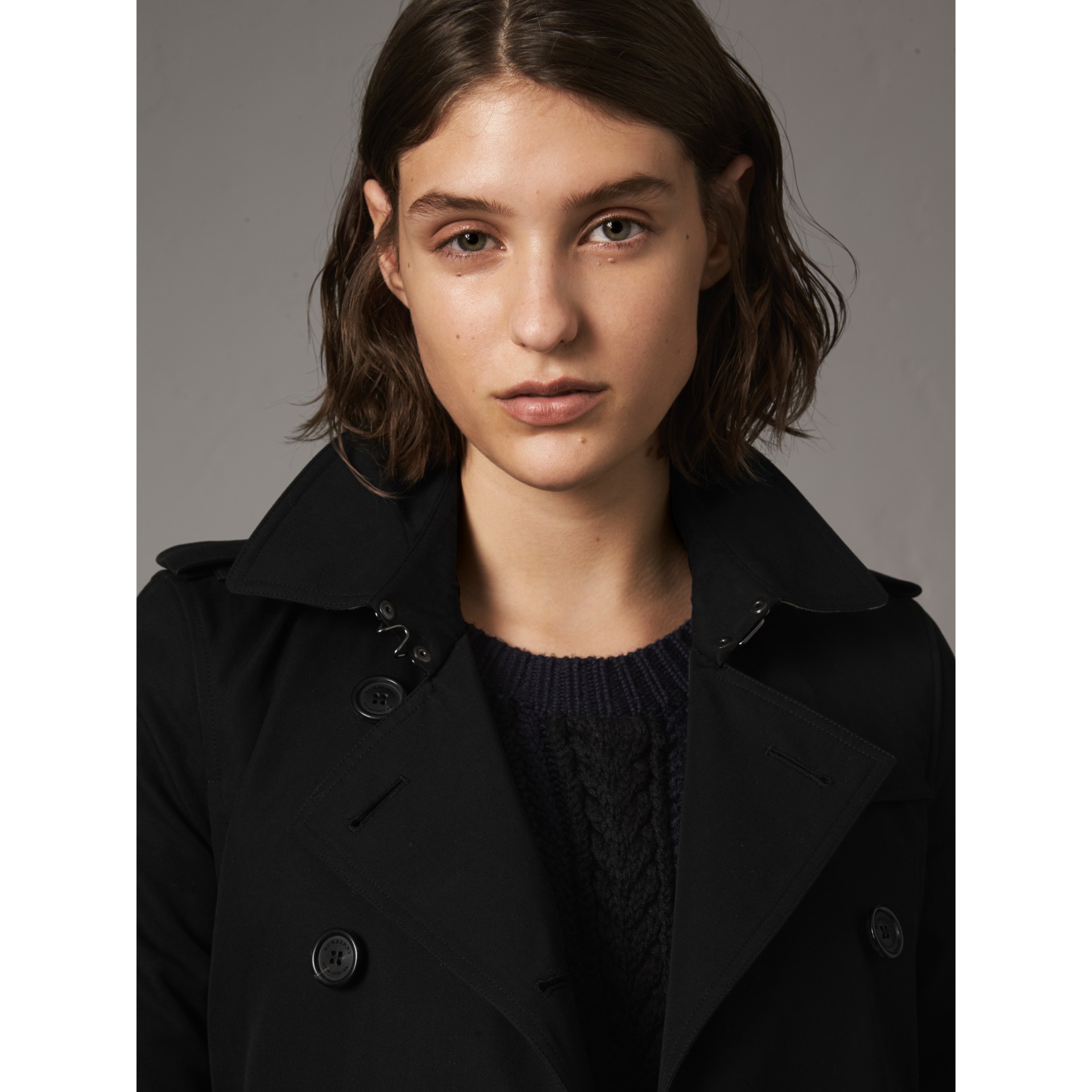 The Kensington Short Trench Coat in Black Women Burberry United
