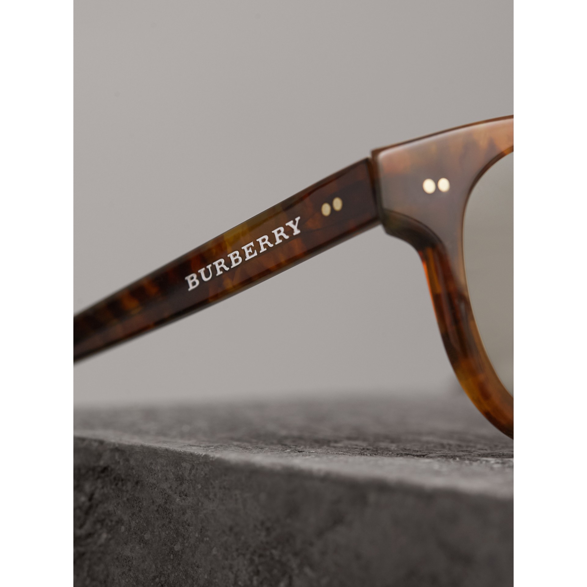 burberry keyhole round frame sunglasses