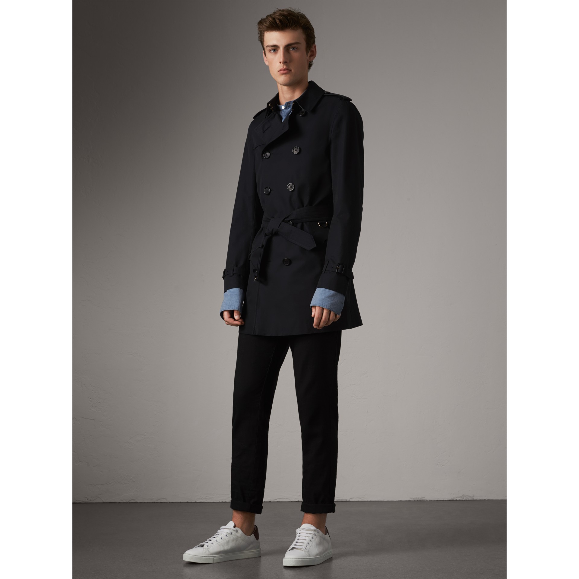 The Chelsea – Short Trench Coat in Navy - Men | Burberry United States