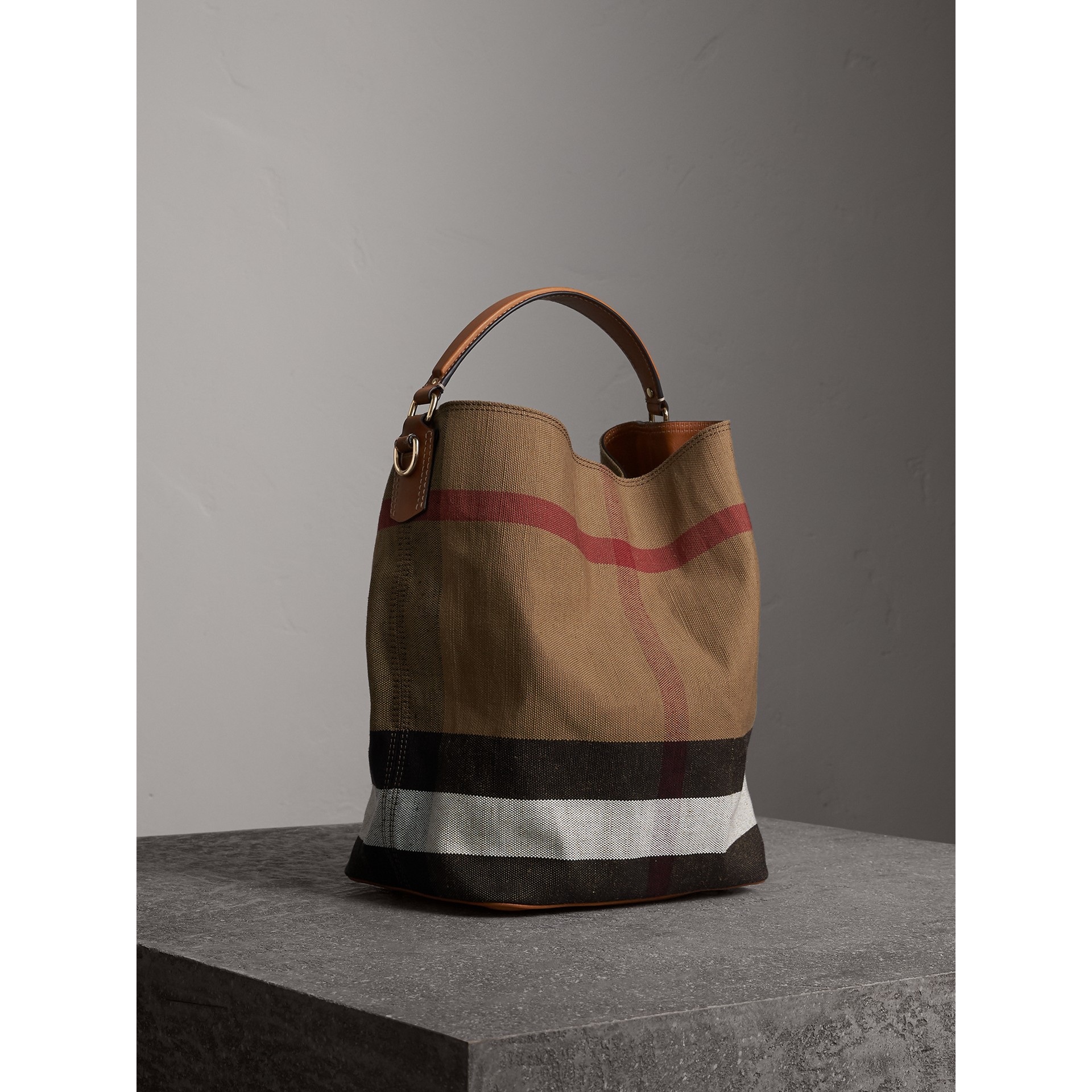 Burberry Hobo Tote Burberry Hobo Tote