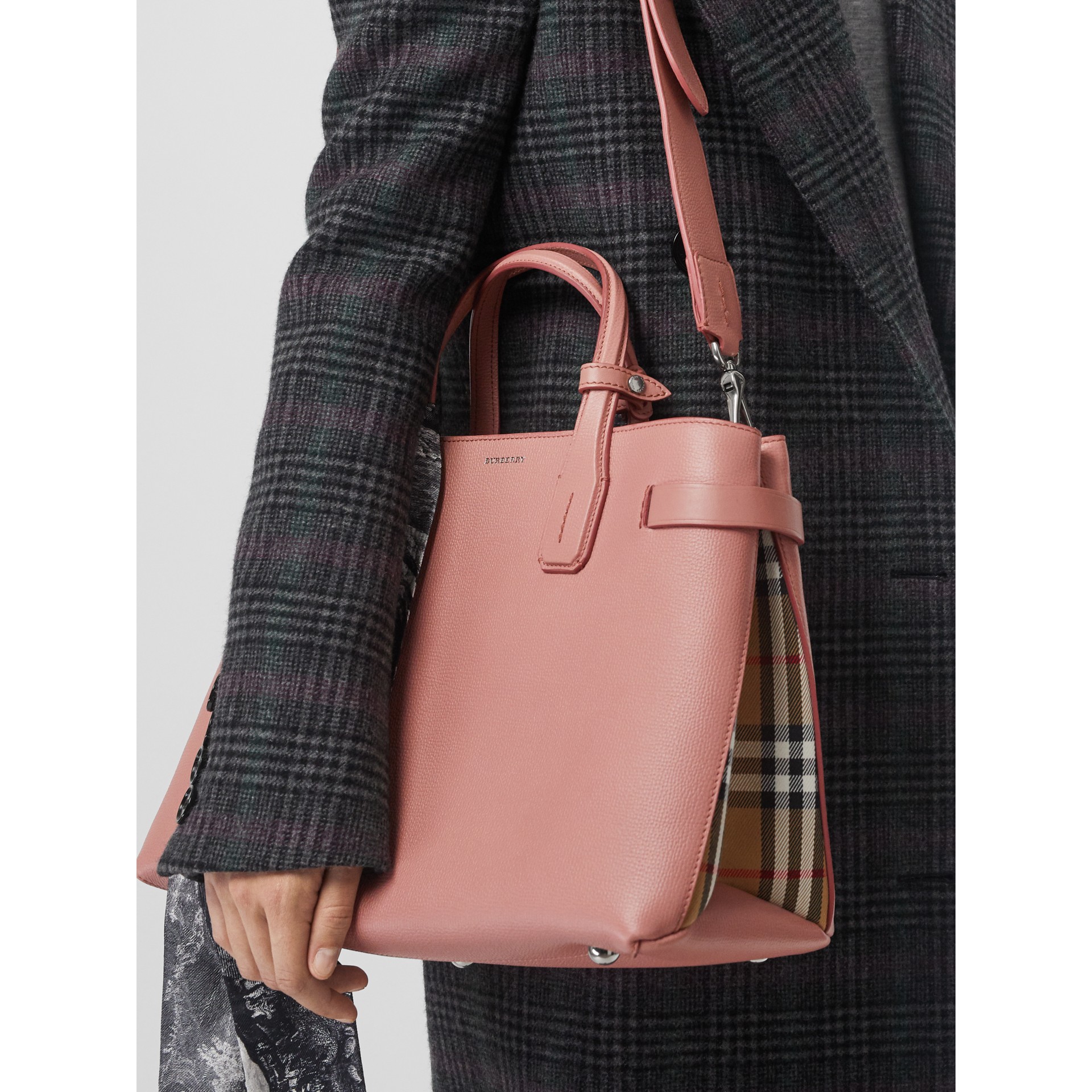 The Medium Banner In Leather And Vintage Check In Ash Rose Women