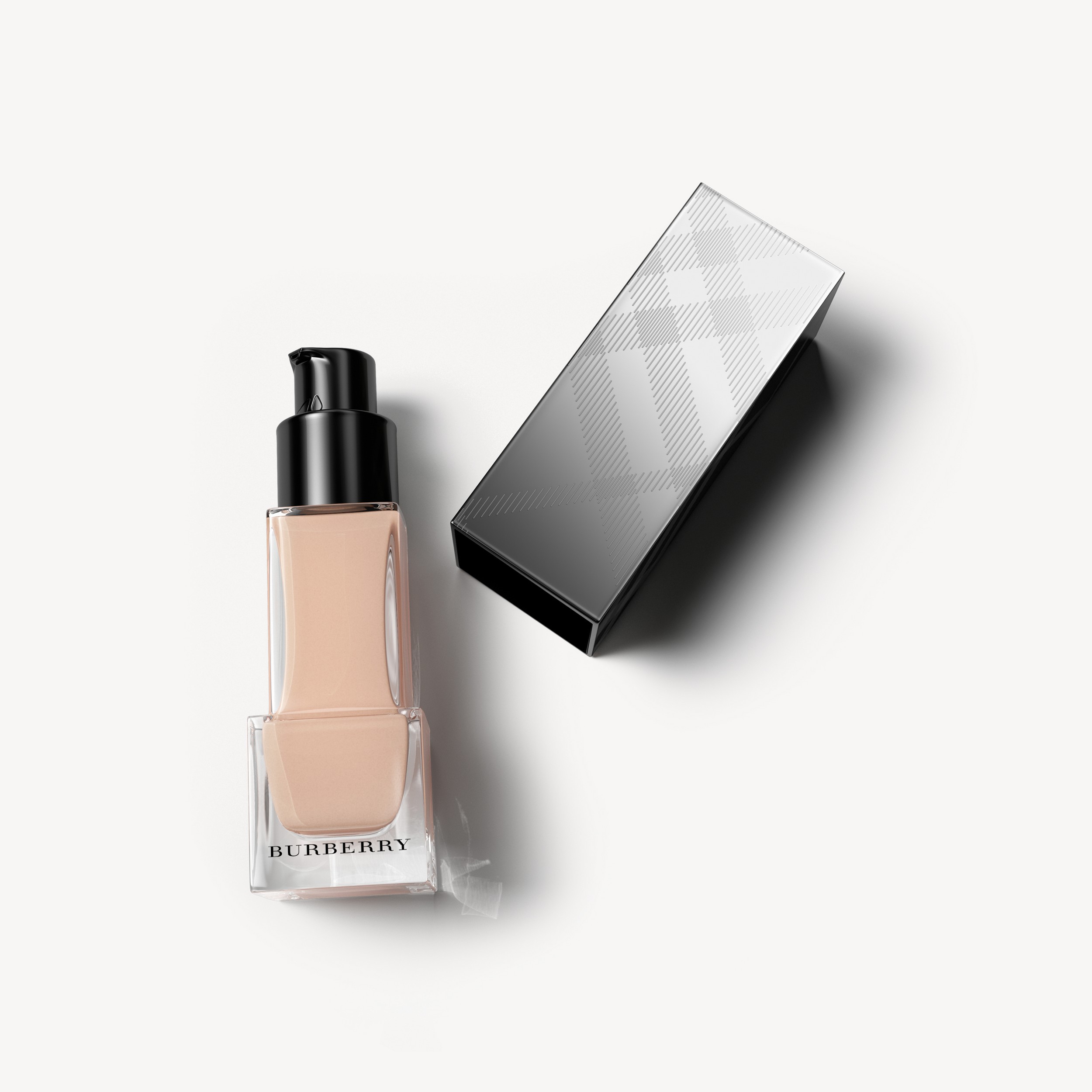 Fresh Glow Foundation SPF 15 PA+++ - Porcelain No.11 - Donna | Sito ufficiale Burberry® - 1