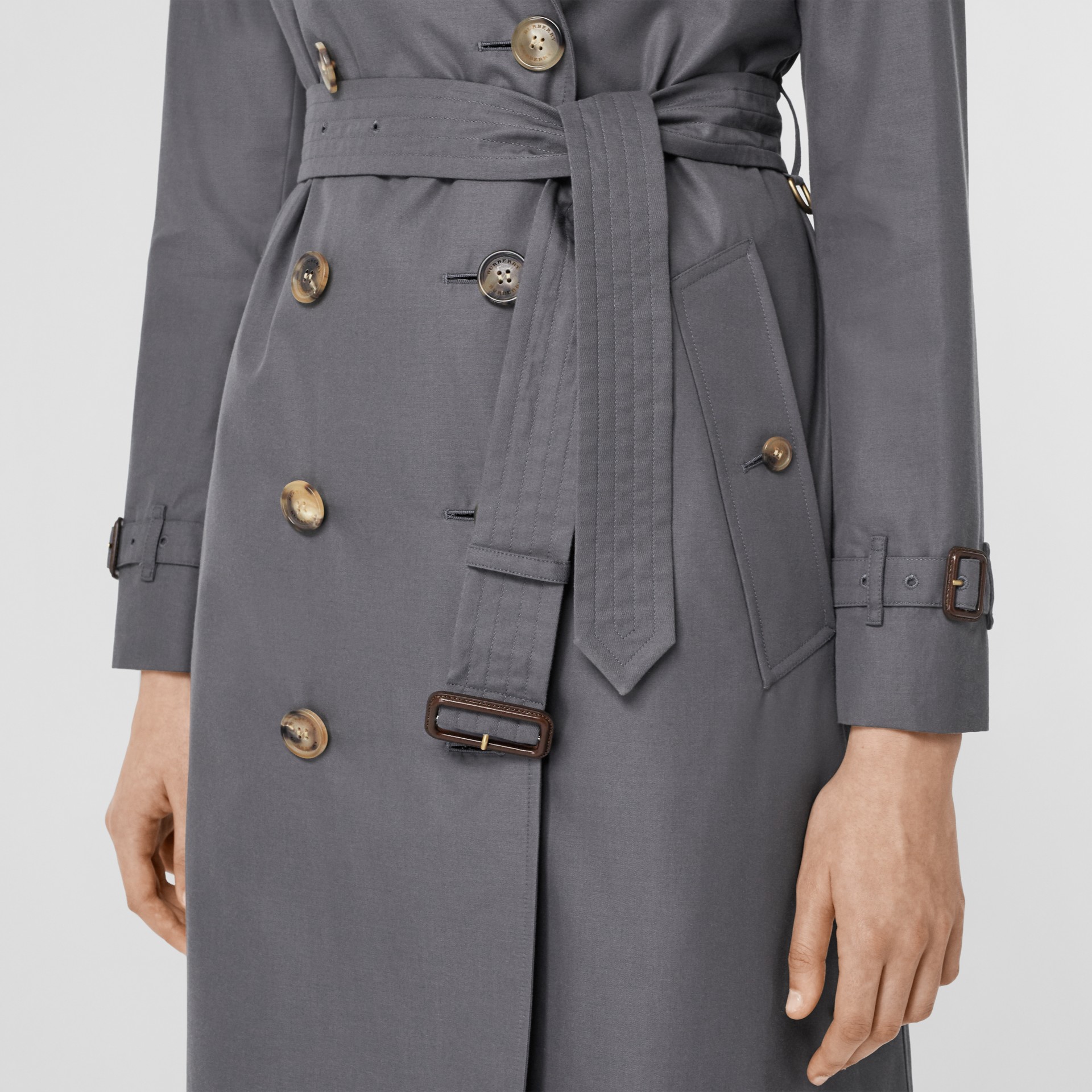 The Long Kensington Heritage Trench Coat in Mid Grey Women Burberry