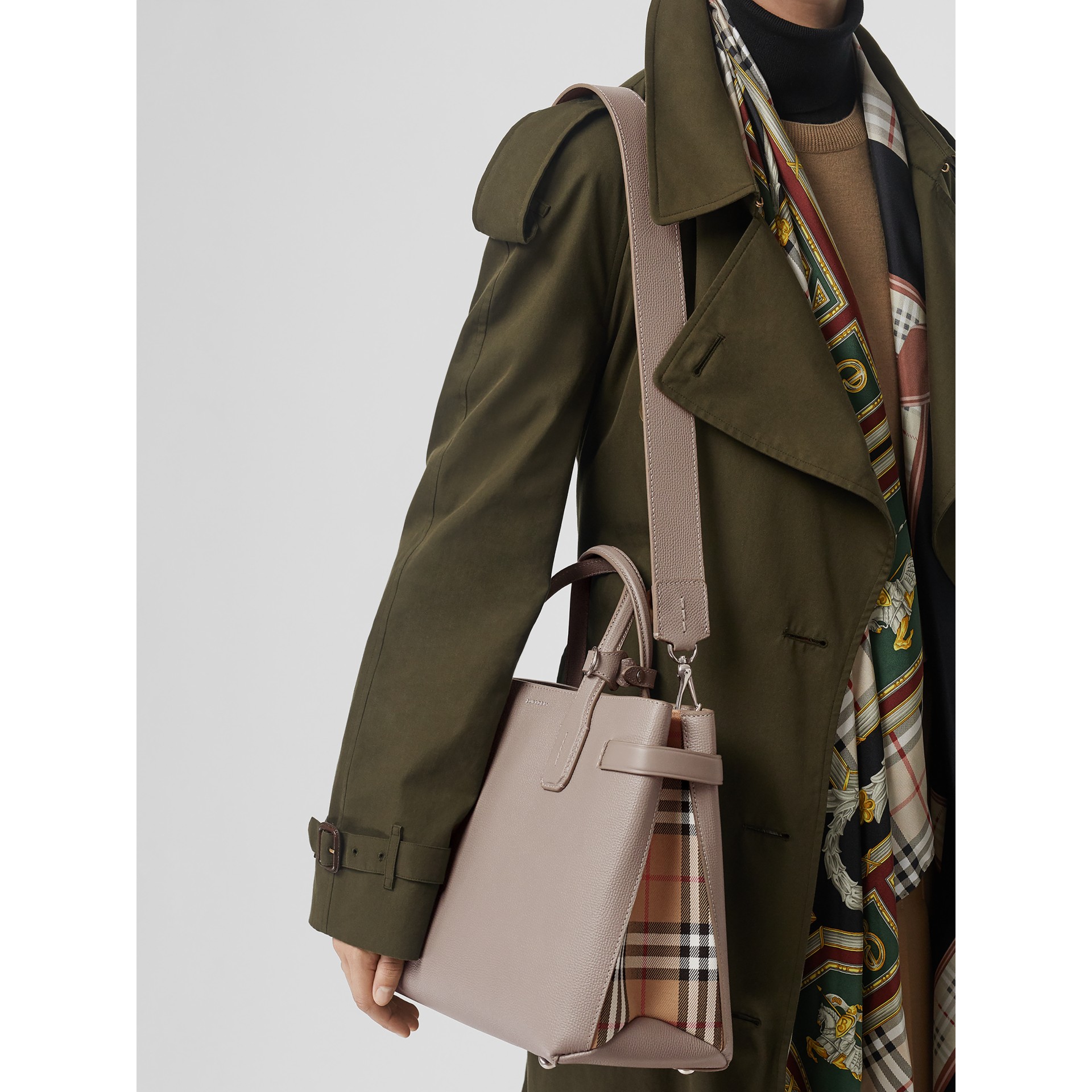 The Medium Banner In Leather And Vintage Check In Taupe Brown