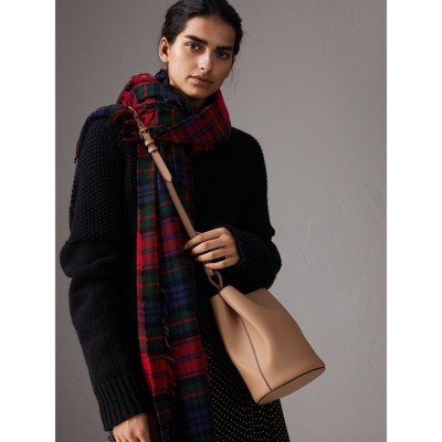 burberry crossbody bucket bag