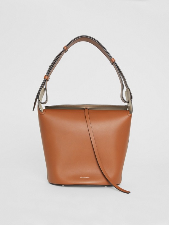 Shoulder Bags For Women Burberry United Kingdom The Medium Leather Bucket Bag In Tan