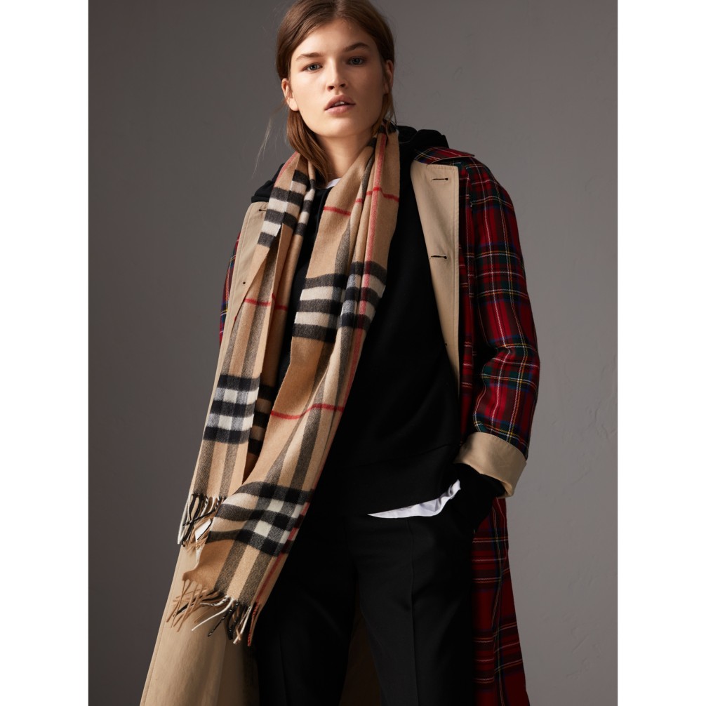 经典格纹羊绒围巾 (驼色格纹) | burberry 博柏利