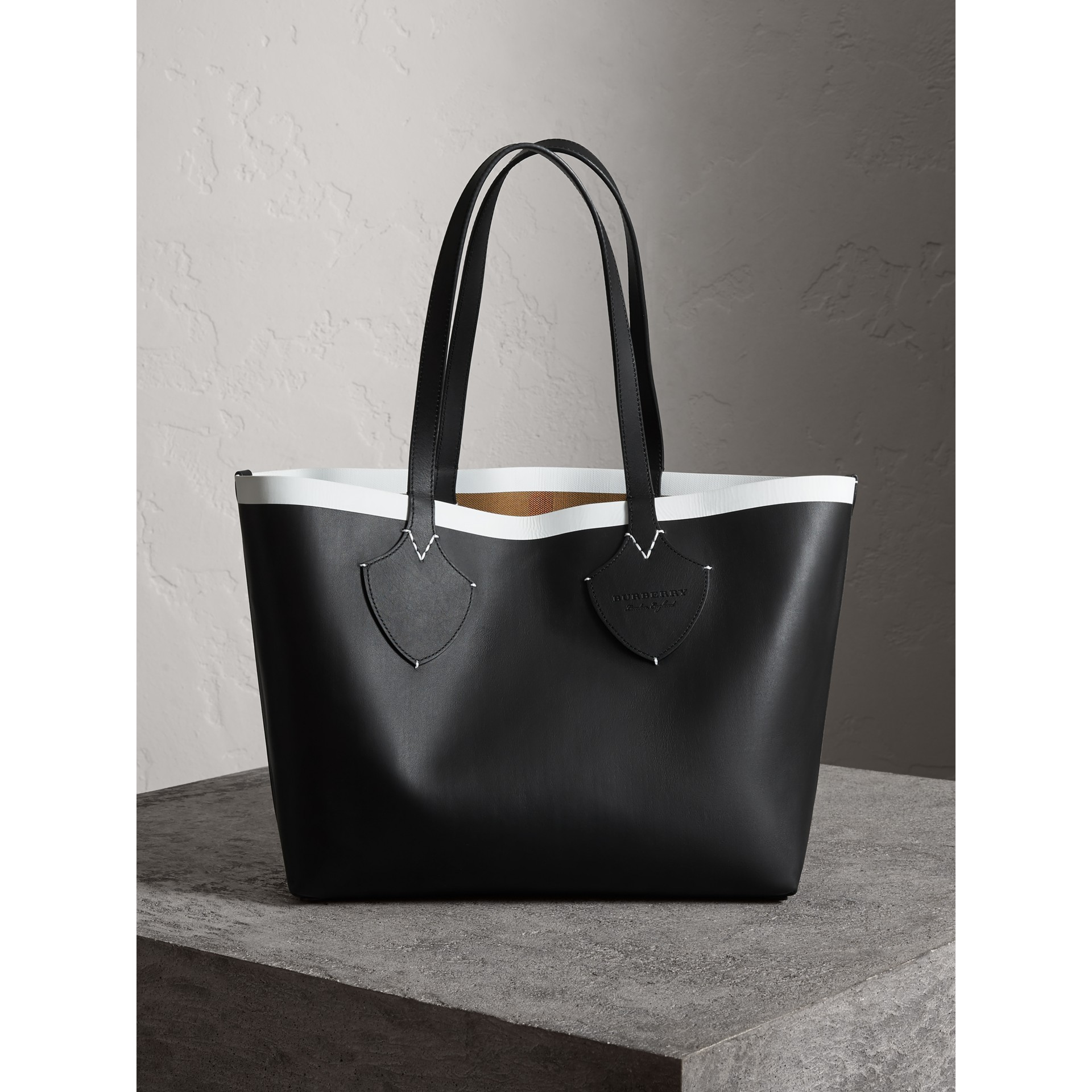 burberry reversible tote medium